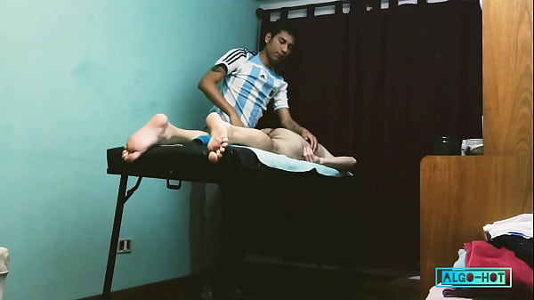 Masajeando Termina Chupandome El Culo thumbnail