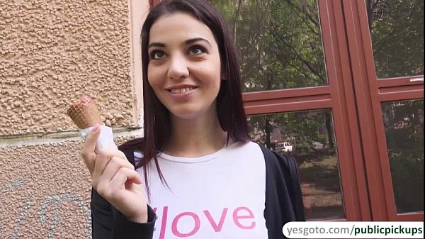 Jessica Malone flicks her tongue around a delicious_ice cream and sucks cockaft