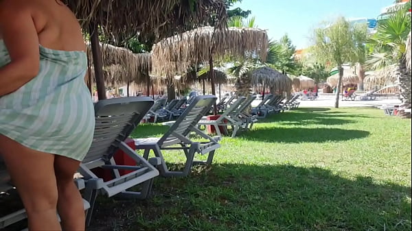 Omg! What She Doing In Public Aquapark! thumbnail