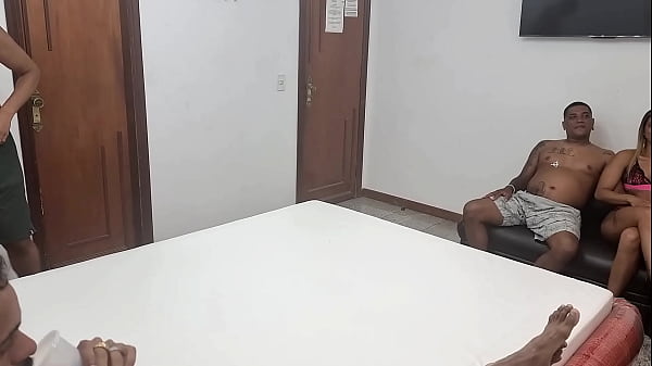 Bastidores da grava&ccedil;&atilde;o com a casada sol di luna fodendo com 2 machos pro marido corno assistir