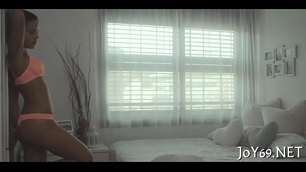 Solo babe_stretches pink love tunnel