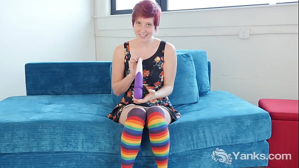 Play MP4 - Yanks Aurora Fucking A Toy