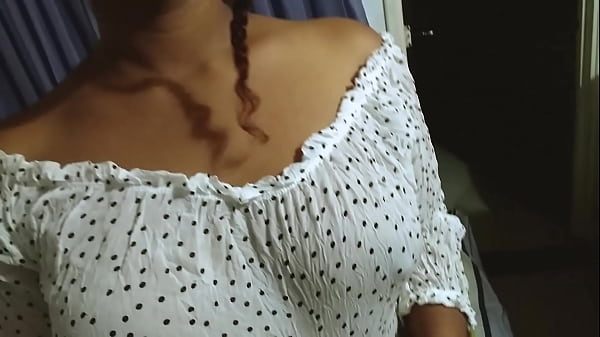 Play MP4 - Tits tease