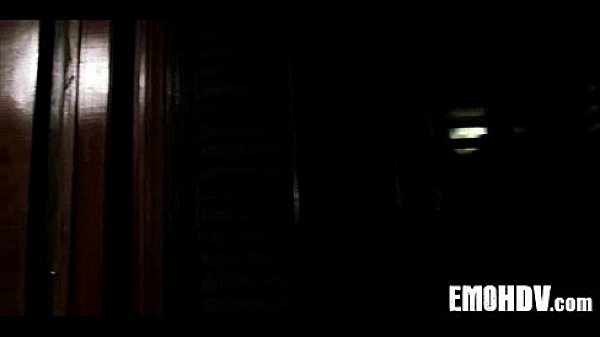 Nonton Emo Slut With Tattoos 1052 thumbnail