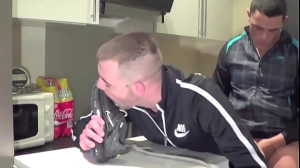 Salope Bais&eacute; Dans Une Cave Par Mec Actif Domi thumbnail