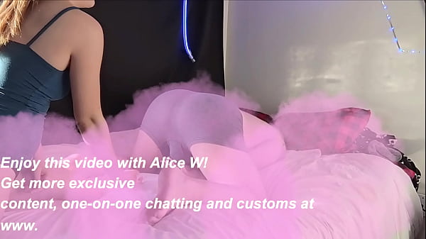 Nonton Alice W's First Ever Rimjob... Ugh So Good thumbnail