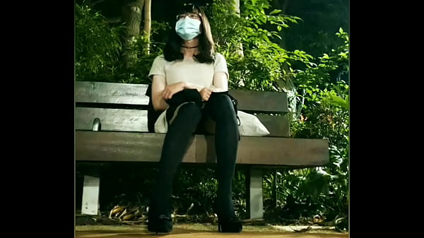 Play MP4 - 公園公共場所露出