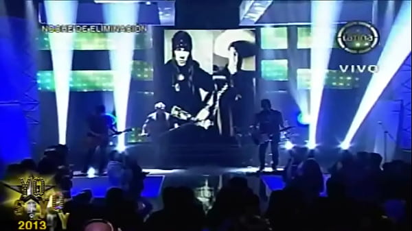 Nonton Rubia De Gran Melena La Toca Junto A Bbw thumbnail