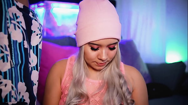 Chubby blonde with a cute face sucks herboyfriend's cock