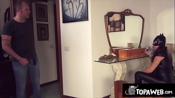 Play MP4 - Giovane porca italiana incinta gode di pi&ugrave;