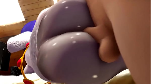 Beach bomber sucks and fucks in a threesome 