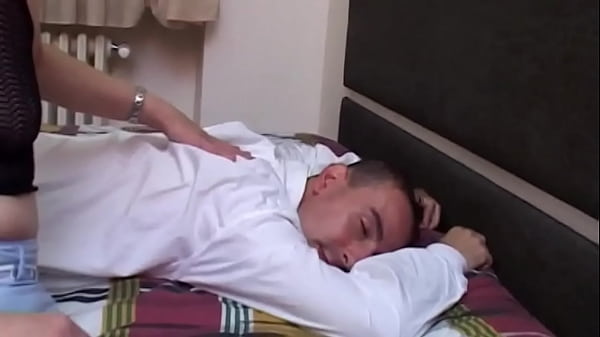 Play MP4 - The old neglected pussy is always ready to take the young cock