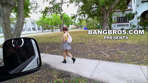 Nonton Asian Cutie Hops On The Bus thumbnail