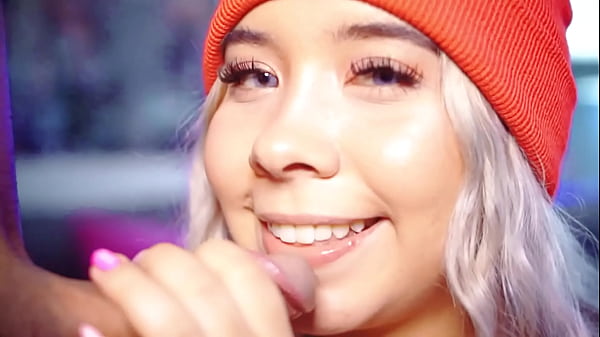 This Cute_Faced BBW from_Colombia_Needs Her Lips_Wrapped_Around a_Cock to_Feel Complete Her Day Not Starting Without It