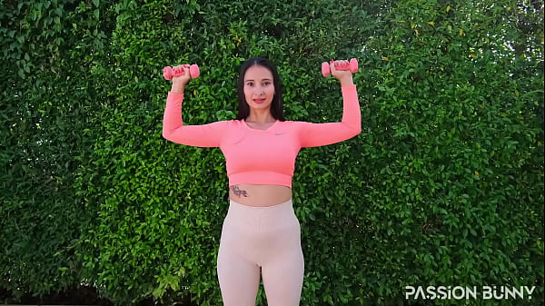 Workout with passionbunny day 4 shoulders 