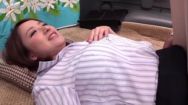 同じ職場で働く男女の意識調査と称して昼休み中の男女会社員にインタビュー。同じ会社の上司と部下、だいすけさん 30 となつみさん 23 。お互いの性を意識せずに過ごせるなら、エアーsexもできるはず！？最後まで興奮しなければ賞金獲得！怪しげなインタビューに警戒する二人だが賞金を目にすると急にやる気満々に。 3yhsety