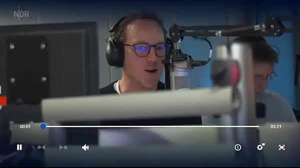 Nonton Lost Wave thumbnail