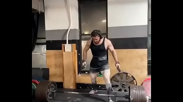 Menacing vegan cunt strokes black 800lb rod 