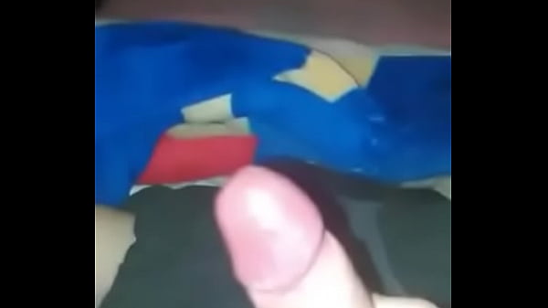 Play MP4 - Respondiendole con leche a un putito que me mando su video abriendo la cola