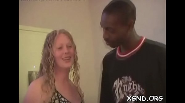 Cute_girl is_moody for 10 pounder and excited to pose on cam