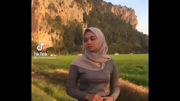 Hijab goyang maut