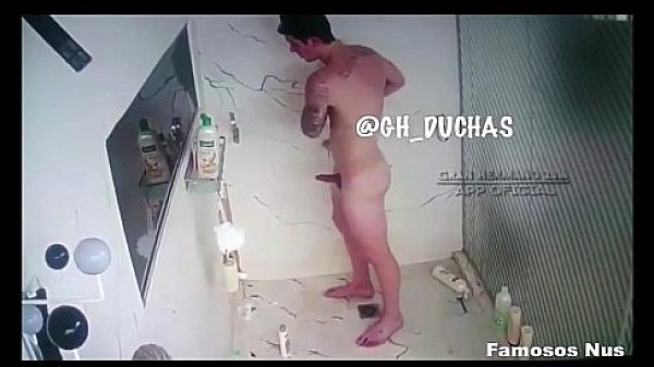 BBB Argentina Participante bateu uma no banho 