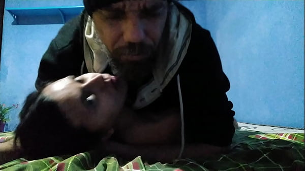 Play MP4 - EU PARE&Ccedil;O UMA NOVINHA NINFETINHA DE 18 ANINHOS DE IDADE E O BLUEZAO ADORA