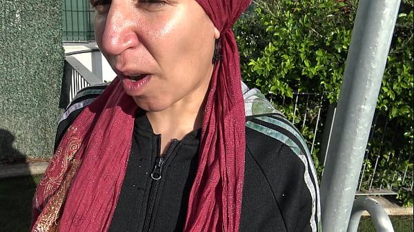 Play MP4 - french amateur cuckold wife has public sex and lets african man cum in her mouth