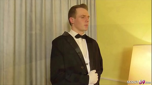Play MP4 - German Teen - ZIMMERSERVICE DARF DIE GEILE REICHE MAUS IN ARSCH FICKEN