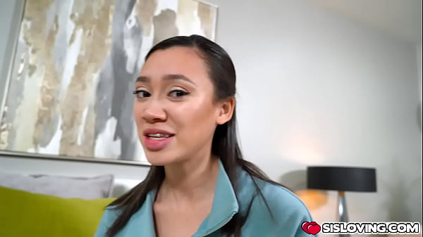 Stepsister blindfolds stepbrother to do somechallenge