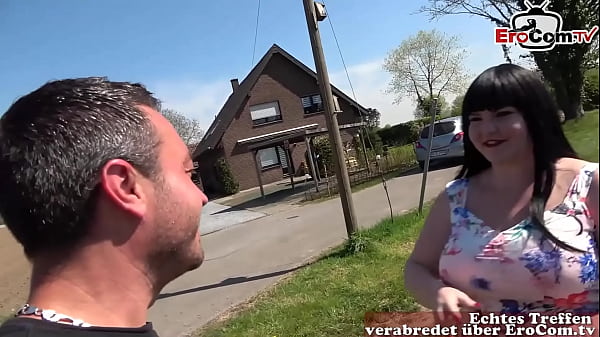 Dicke deutsche Frau mit_natürlichen Brüsten online abgeschleppt für outdoor sex