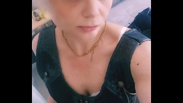 Bonjour toi j'ai tr&egrave;s envie de voir ta bite et de la sentir en moi. Tu viens ? 