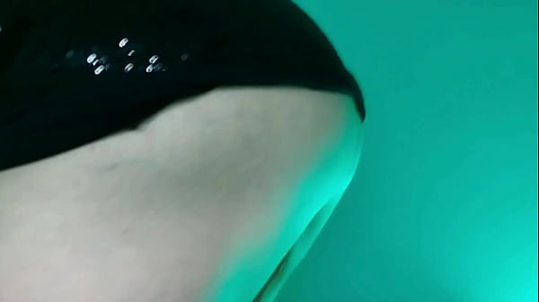 Nonton Vivi Guedez - He Sucked Her All Over, Fingered Her Pussy And Cute Little Ass, And Then Shoved His Manioc Inside Her Without Even Covering His Cock. thumbnail