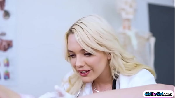 Play MP4 - Gynecologist licking stepmoms and teen