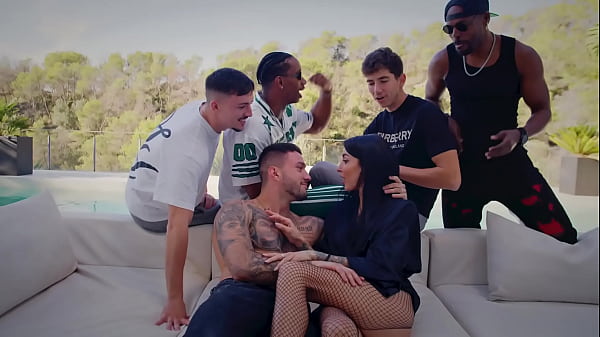 Nonton Gangbang Interracial A Nuestra Amiga Silvia Preslar thumbnail