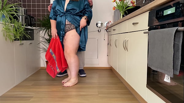 Play MP4 - Saggy natural tits of mother-in-law during her masturbation