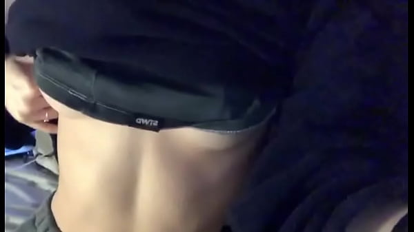 Underboob