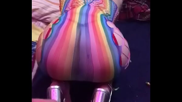 Provoca a su pareja con lencer&iacute;a 