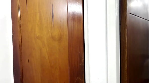 Nonton Plomero Con Gran Verga Blanca Se Folla A Su Cliente Latina Y Morena thumbnail