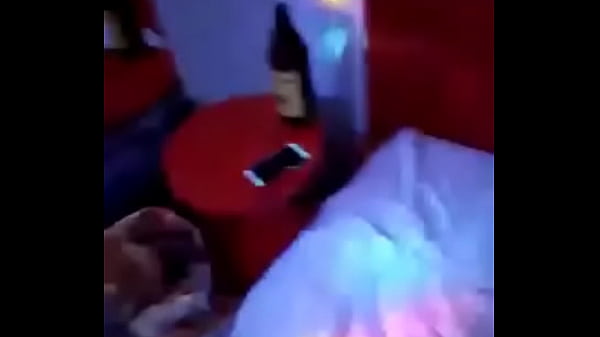 Rico trio con su chica muy puta 