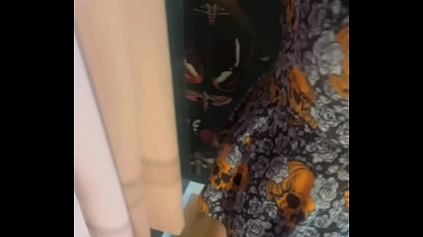 Cumshot in cup get&rsquo;s swallowed