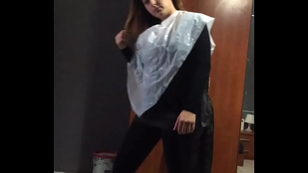 Nonton Trim.9a882988-14c6-4363-a241-d6cf614f43e4.mov thumbnail