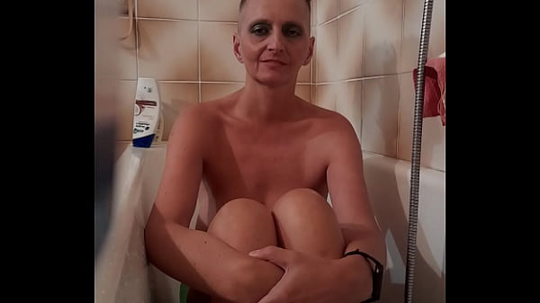 Nonton Milf Sandra Goldener Regen, Zungenanal (rimming) Bei Ihm Und Gesichtsbesamung- Sep 09, 2025 thumbnail
