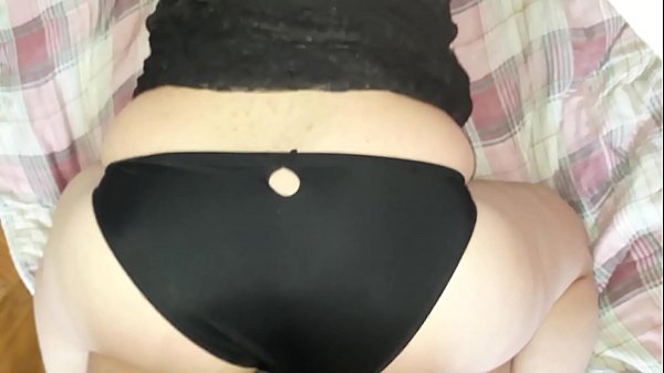 Mature stepmom Emma fucks a young guy 