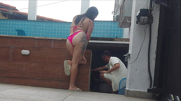 Morena Casada Esperou O Marido Sair De Casa Para Dar A Buceta Para O Piscineiro thumbnail