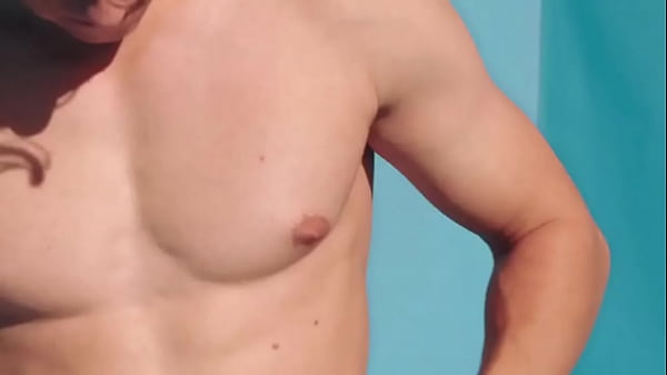 Tom Holland provocante demais com seu corpo gostoso 