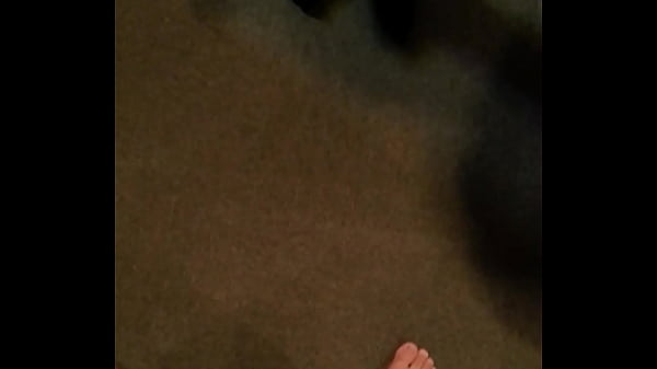 強烈な膝金蹴り 