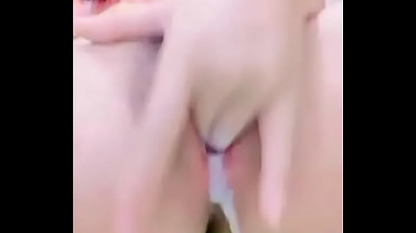 Lồne ra nước rồi ai bú giúpem với chứ_em chịu khôngnỗi nữa rồi