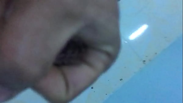 Play MP4 - Ở nh&agrave; một m&igrave;nh & lần &dstrok;ầu l&ecirc;n s&oacute;ng