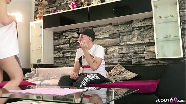 Play MP4 - German Sister - DEUTSCHE STIEF SCHWESTER ERWISCHT BRUDER UND HILFT MIT FICK